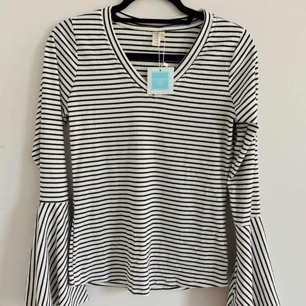 NWT Hayden Bell Sleeve V Neck